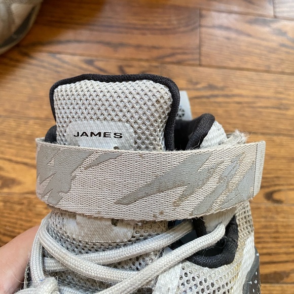 Lebron Soldier 9s - Picture 3 of 4